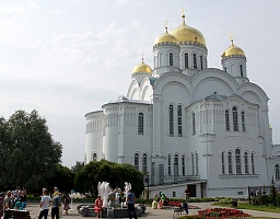 Пензенские паломники посетили Дивеево 