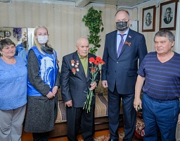Вадим Супиков поздравил ветеранов ВОВ с Днем Победы