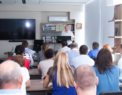 Вадим Супиков провел встречу с коллективами предприятий Железнодорожного района