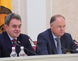 В региональном парламенте прошло заседание фракции «Единая Россия»