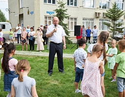 Принял участие в ежегодной благотворительной акции от Партии «Единая Россия» «Собери ребенка в школу»