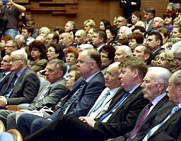 Вадим Супиков назвал отчетную встречу губернатора важной формой коммуникации с населением
