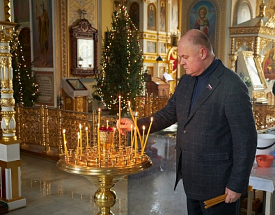 В Крещенский сочельник в Покровском архиерейском соборе города Пензы состоялся чин Великого освящения воды