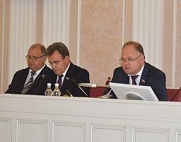 Заседание фракции "Единая Россия" в региональном парламенте 