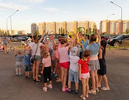 В Железнодорожном районе Пензы проходят праздники двора «Разноцветное лето»