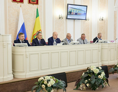 Провел внеочередную сессию Законодательного Собрания Пензенской области