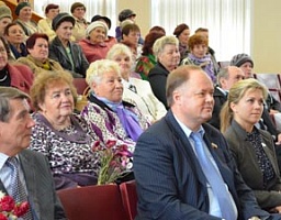 Вадим Супиков поздравил пожилых жителей района с их праздником