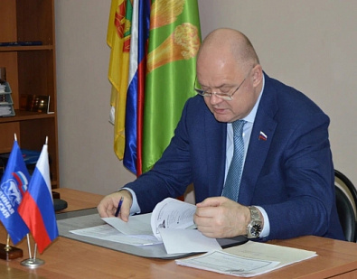 Провел прием жителей избирательного округа №1 и рассмотрел обращения граждан